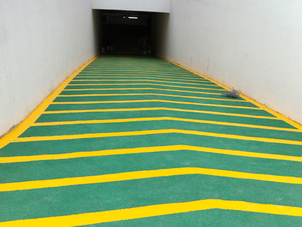 上海同濟(jì)大學(xué)止滑車道防滑地坪